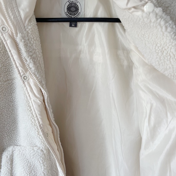 Women’s Sherpa Jacket - Picture 4 of 5